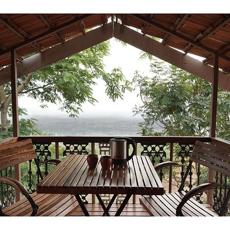 Nisarg Resort Kolhapur Exteriör bild