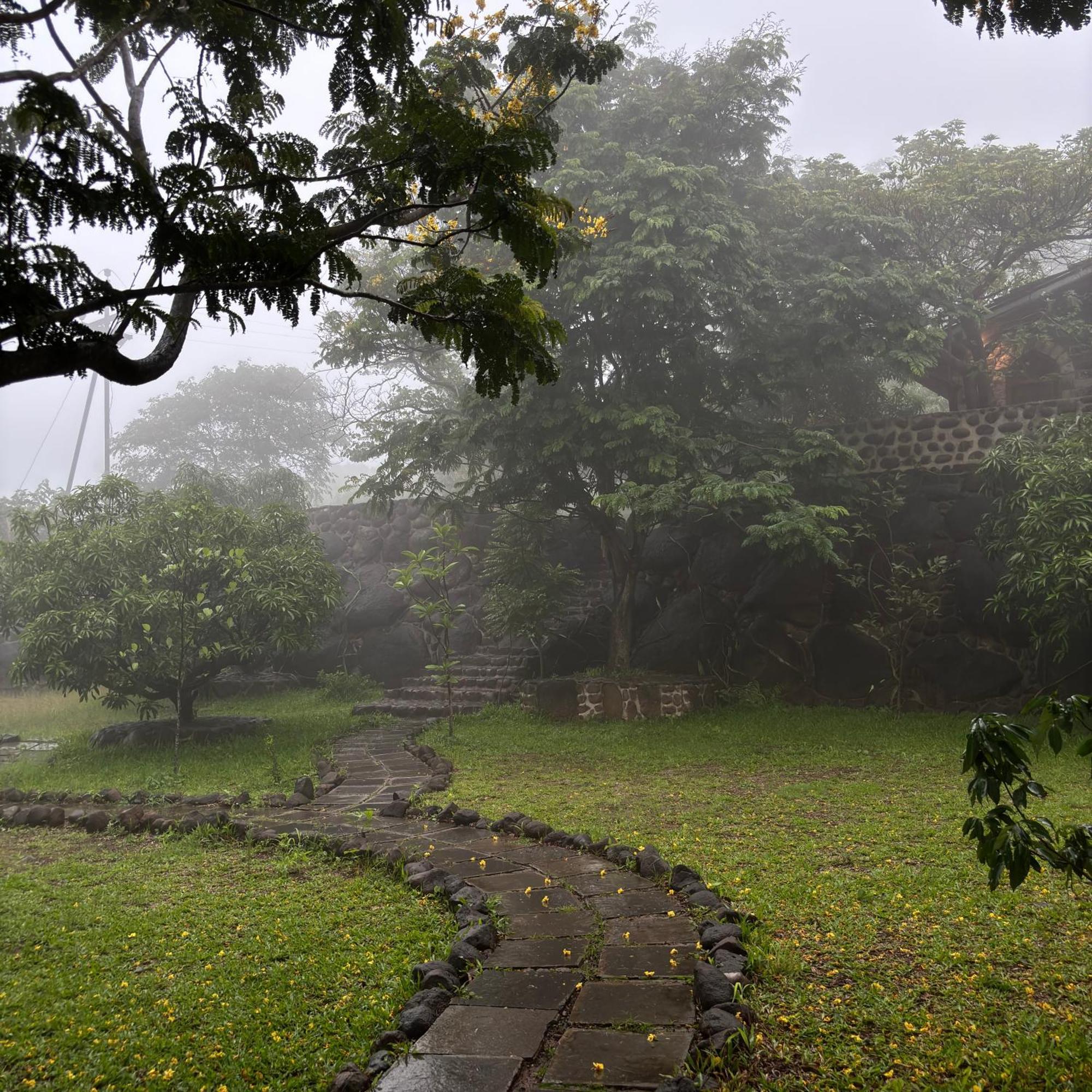 Nisarg Resort Kolhapur Exteriör bild