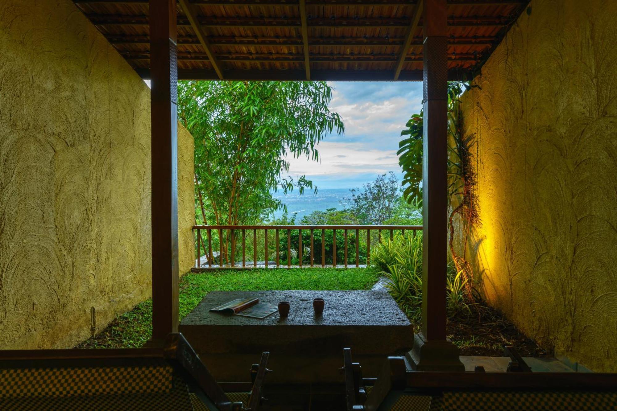 Nisarg Resort Kolhapur Exteriör bild