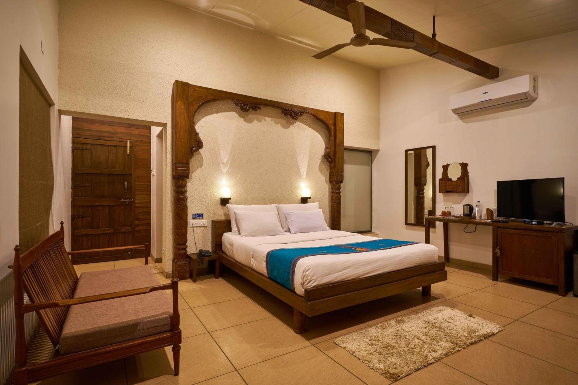 Nisarg Resort Kolhapur Exteriör bild