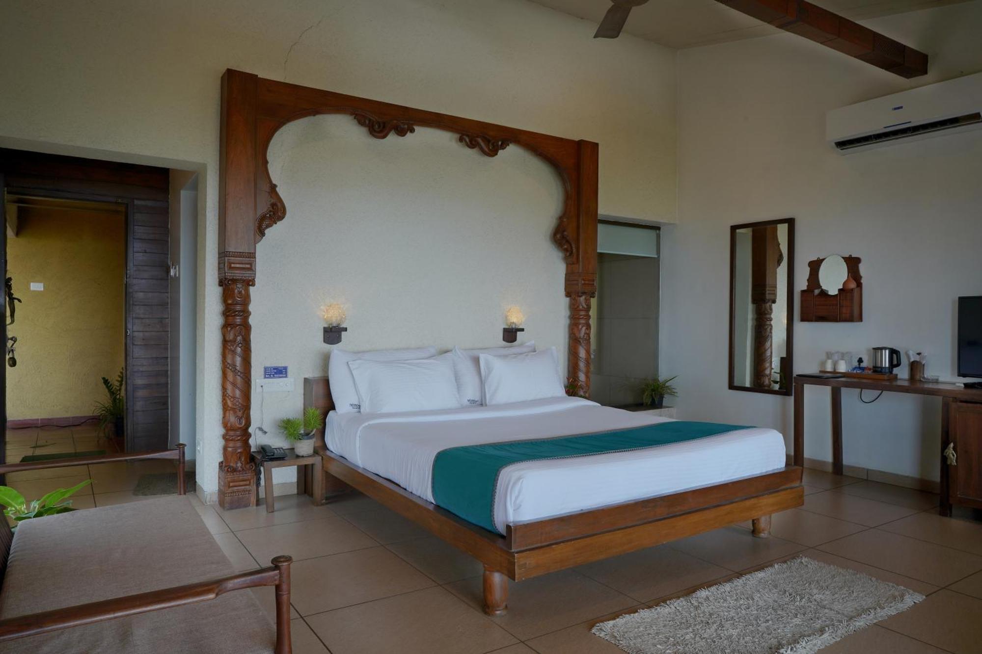 Nisarg Resort Kolhapur Exteriör bild